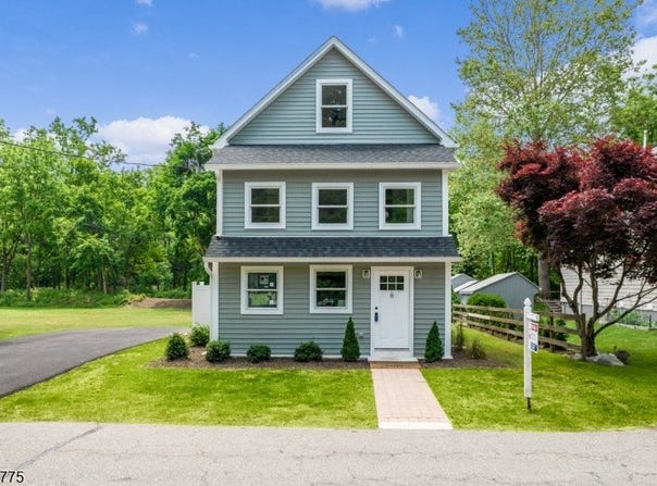 6 Brook St, Peapack Gladstone Boro, NJ 07977-5004