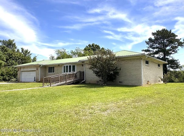 377 Hall Road, Forest, MS 39074
