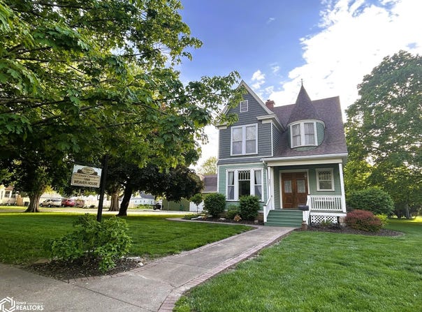 327 S 2nd Street, Wapello, IA 52653