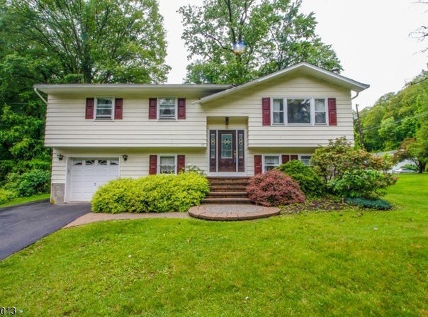 11 Christine Pl, Vernon Twp., NJ 07462