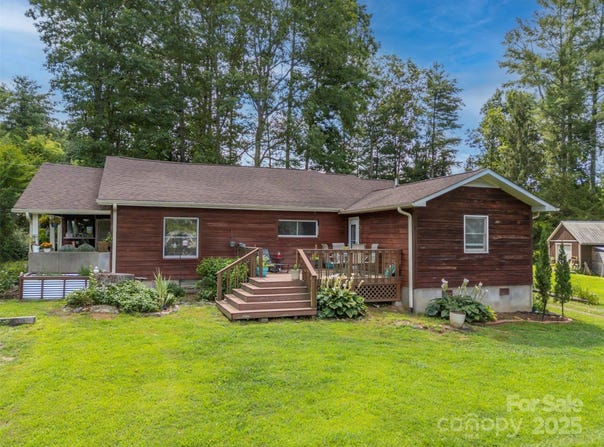 47 Granny Apple Road, Hendersonville, NC 28792