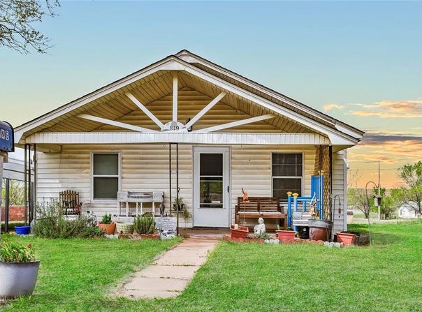 819 N 6th Street, Sayre, OK 73662