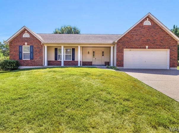 882 Sara Beth Court, St Peters, MO 63376