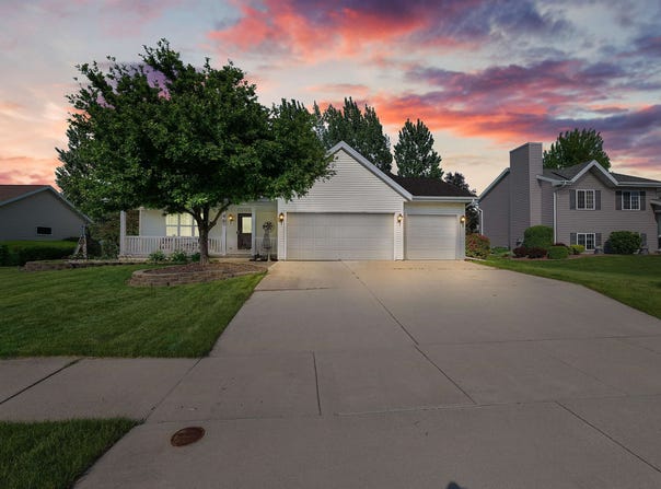 465 MARY LEE Drive, FOND DU LAC, WI 54935