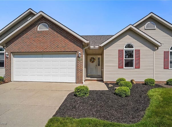 1391 Waters Edge Drive, Akron, OH 44313