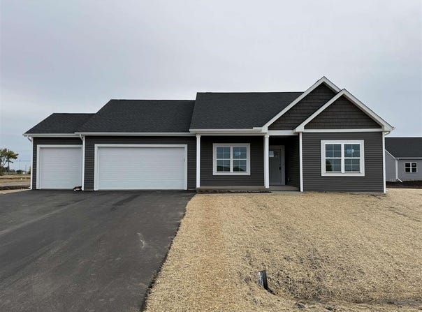 381 Drumlin Loop, Ripon, WI 54971