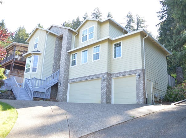 13610 SE SNOWFIRE Dr, HappyValley, OR 97086