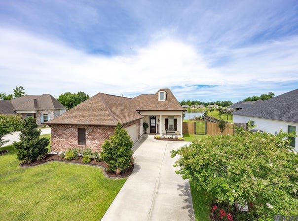17151 Ledgestone Dr, Prairieville, LA 70769