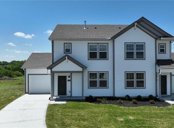 27304 Acacia Drive, Lee's Summit, MO 64086