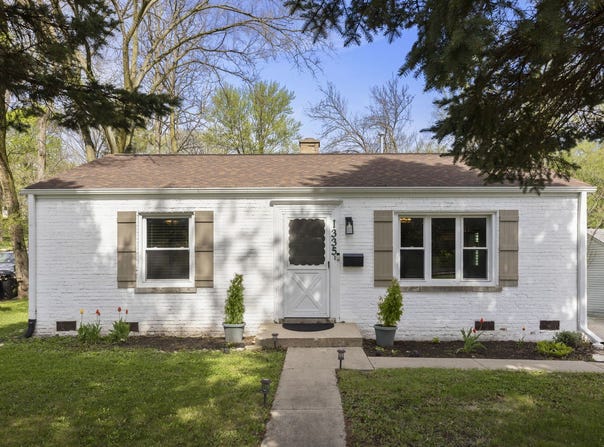 1335 College Avenue, Wheaton, IL 60187