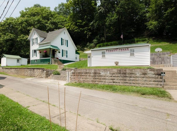 404 Fisher Street, Middleport, OH 45760