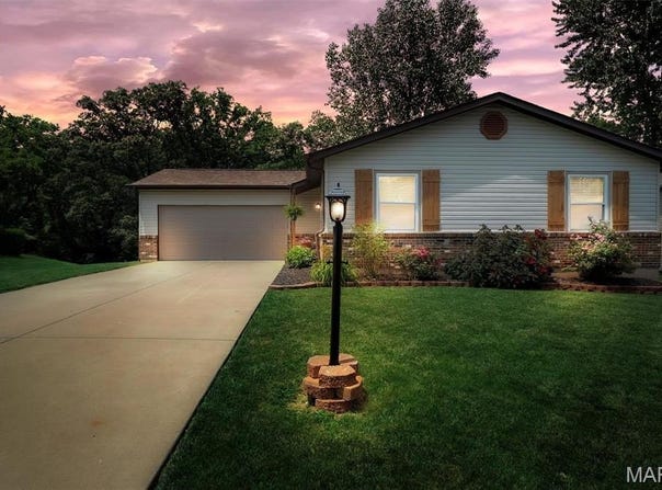 26 Roland Lane, St Peters, MO 63376