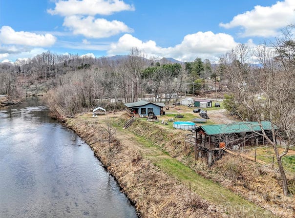 522 N River Road, Sylva, NC 28779