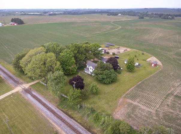 23633 Carroll, LANARK, IL 61046