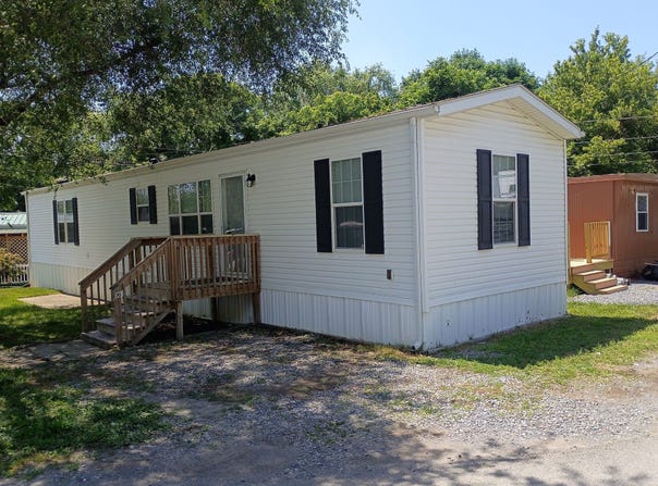 16 CREEKSIDE CIR, ROANOKE, VA 24019