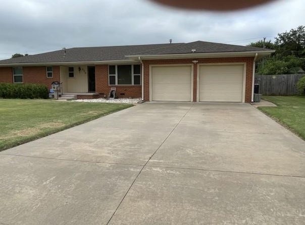 806 W Colorado Avenue, Anadarko, OK 73005