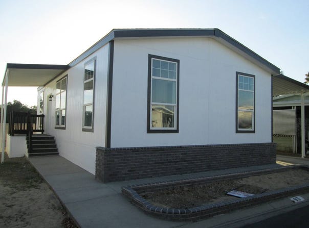 9391 California Ave, Riverside, CA 92503