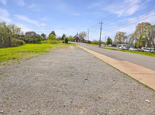 1 Church St, DOVER, TN 37058