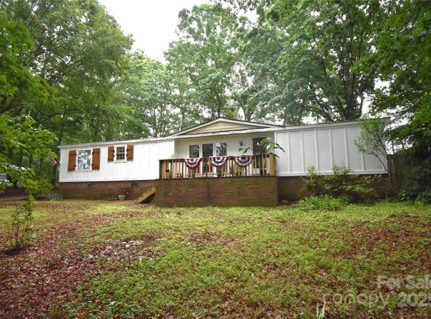 1789 Paris Drive, Conover, NC 28613