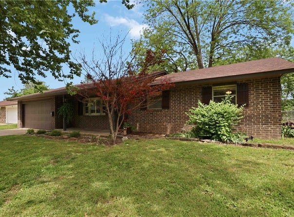 1908 Robyn Road, Springdale, AR 72762