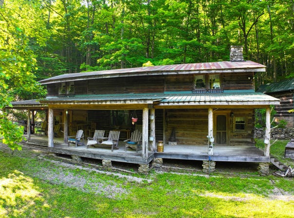 692 Little Doe Creek Road, Irvine, KY 40336