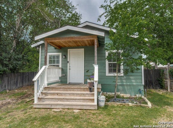 125 Magendie St, San Antonio, TX 78210-2519