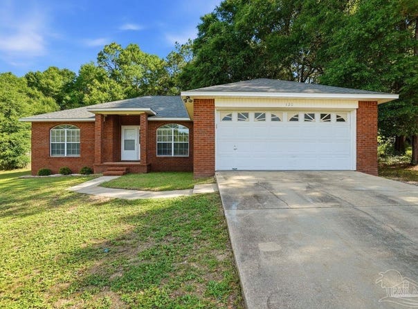 120 Jacob Dr, Crestview, FL 32536