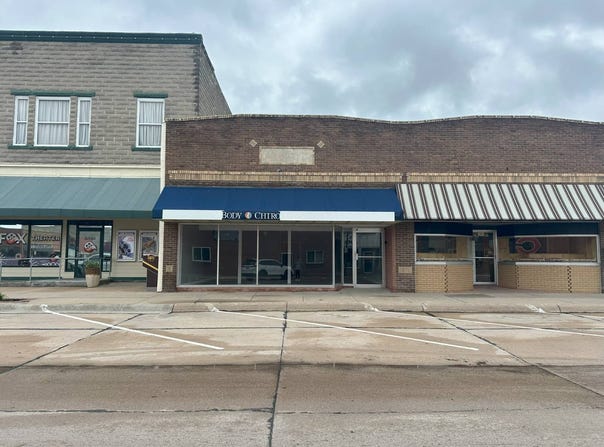 108 E 8th St, Cozad, NE 69130