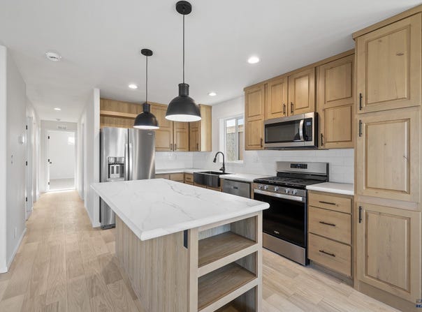4309 CIRCLEWOOD DR, Rapid City, SD 57703