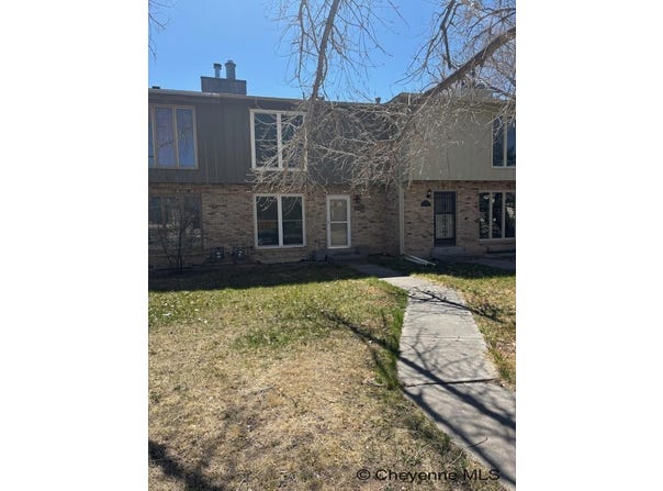 2519 SAGEBRUSH AVE, Cheyenne, WY 82009