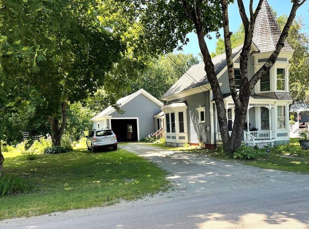 25 Elm Street, Newport, ME 04953