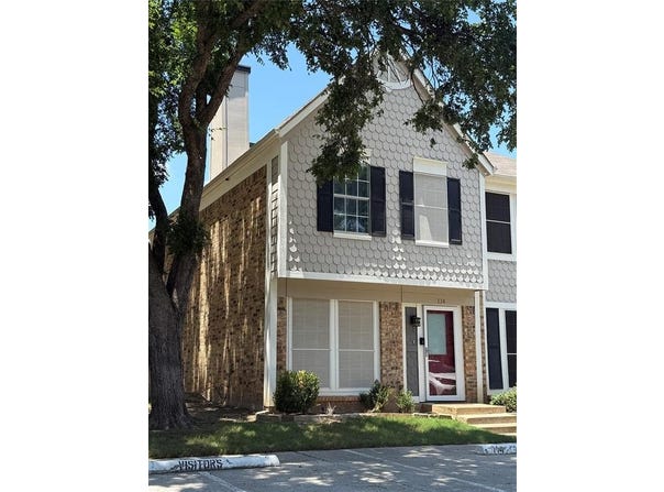 114 Churchill Lane, Euless, TX 76039