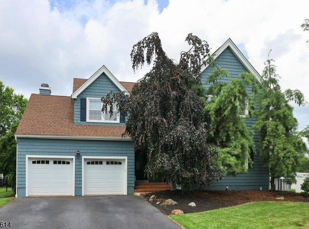 10 Wyckoff Way, Hillsborough Twp., NJ 08844-4376