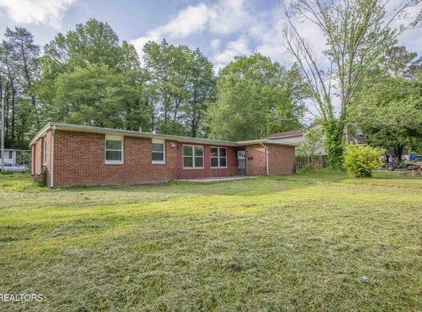 191 Manhattan Ave, Oak Ridge, TN 37830