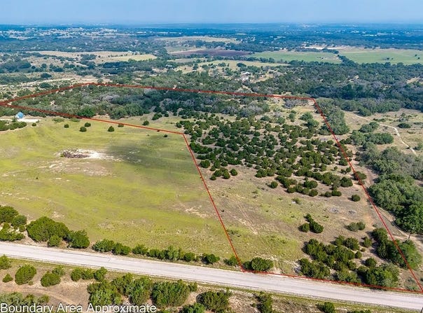 1746 Flat Creek Rd, Johnson City, TX 78636