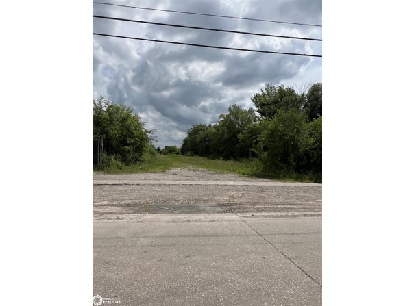 W Grimes, Fairfield, IA 52556