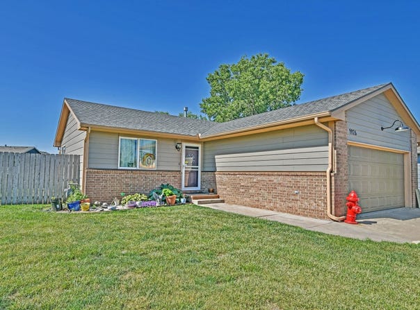 1926 N Mcrae, Goddard, KS 67052
