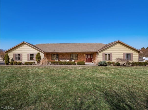 5023 Dresden Court, Zanesville, OH 43701