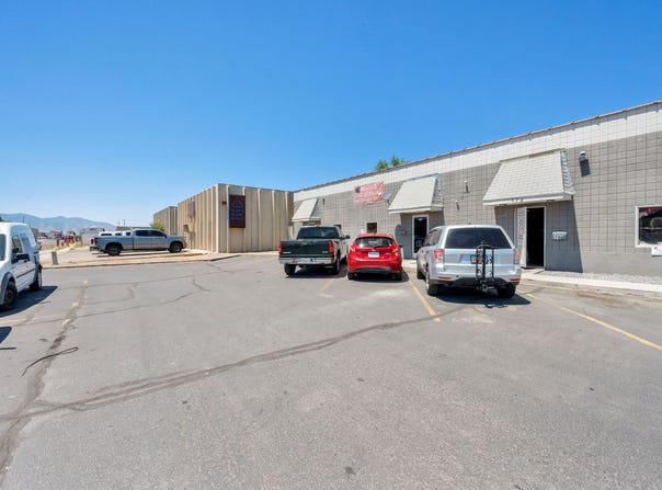 576 W BILLINIS S, South Salt Lake, UT 84115
