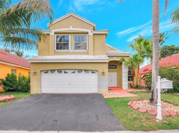 421 Bermuda Springs Dr, Weston, FL 33326