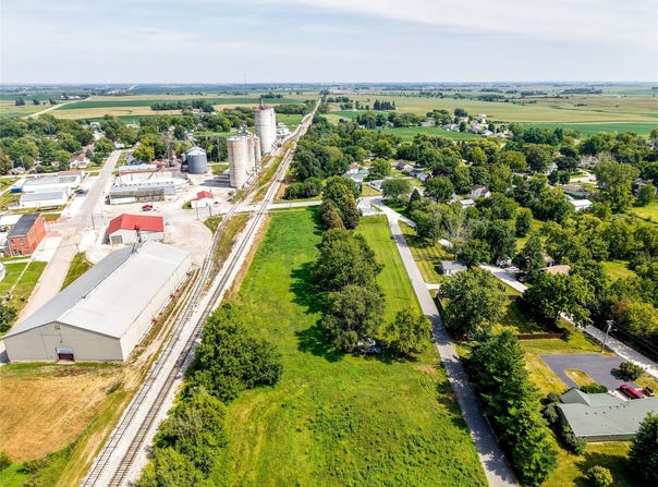 Perkins Street, Dexter, IA 50070
