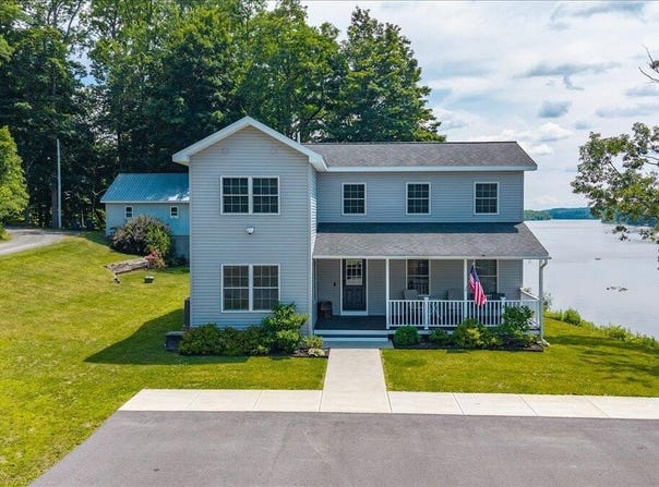 2921 River Road, Schaghticoke, NY 12121