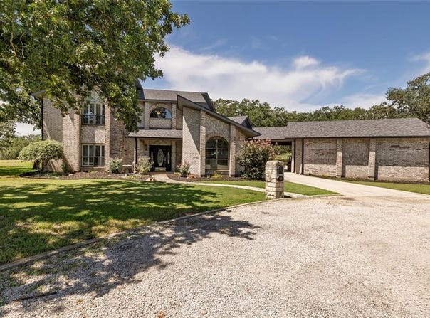 519 Durbin Court, Runaway Bay, TX 76426