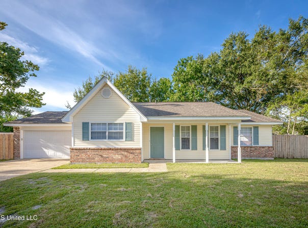 12505 W Canterbury Drive, Ocean Springs, MS 39564