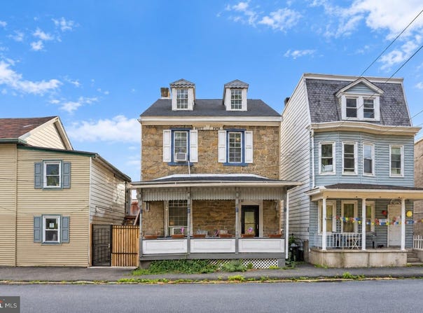 55 MILL ST, PORT CARBON, PA 17965