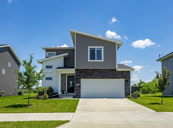 1375 SE Parkview Crossing Drive, Waukee, IA 50263
