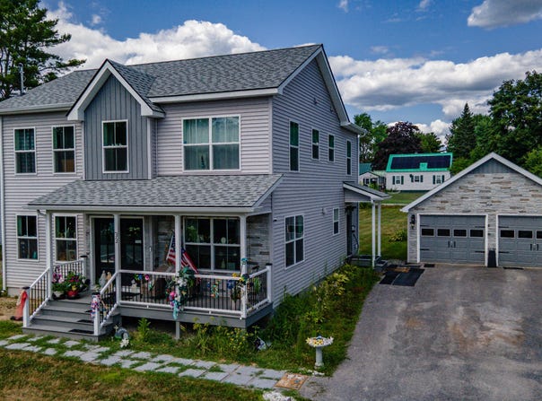 33 Oakland Street, Waterville, ME 04901