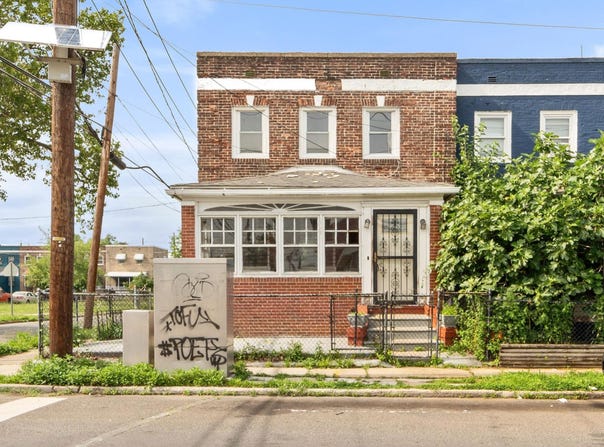 901 FAIRVIEW STREET, CAMDEN, NJ 08104