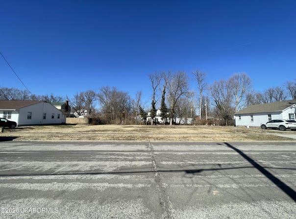 1221 E JACKSON Street, Mexico, MO 65265