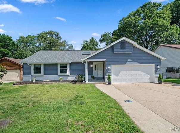 86 Majestic Court, Fenton, MO 63026